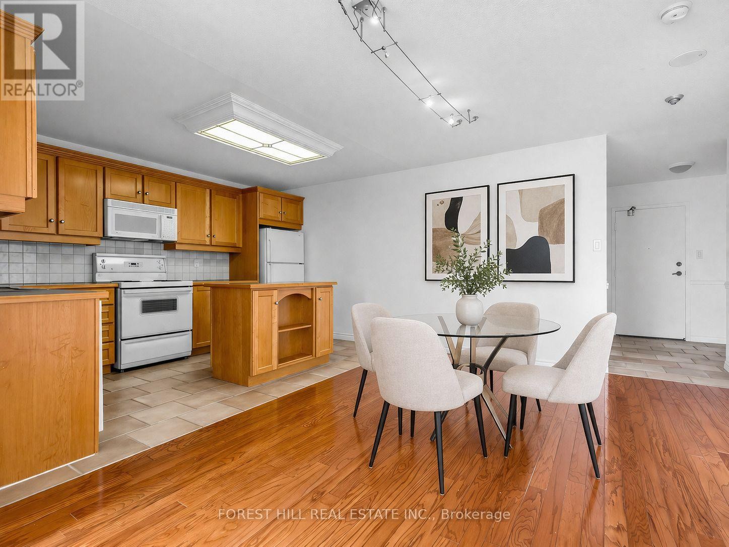 












2313 - 633 BAY STREET

,
Toronto (Bay Street Corridor),




Ontario
M5G2G4

