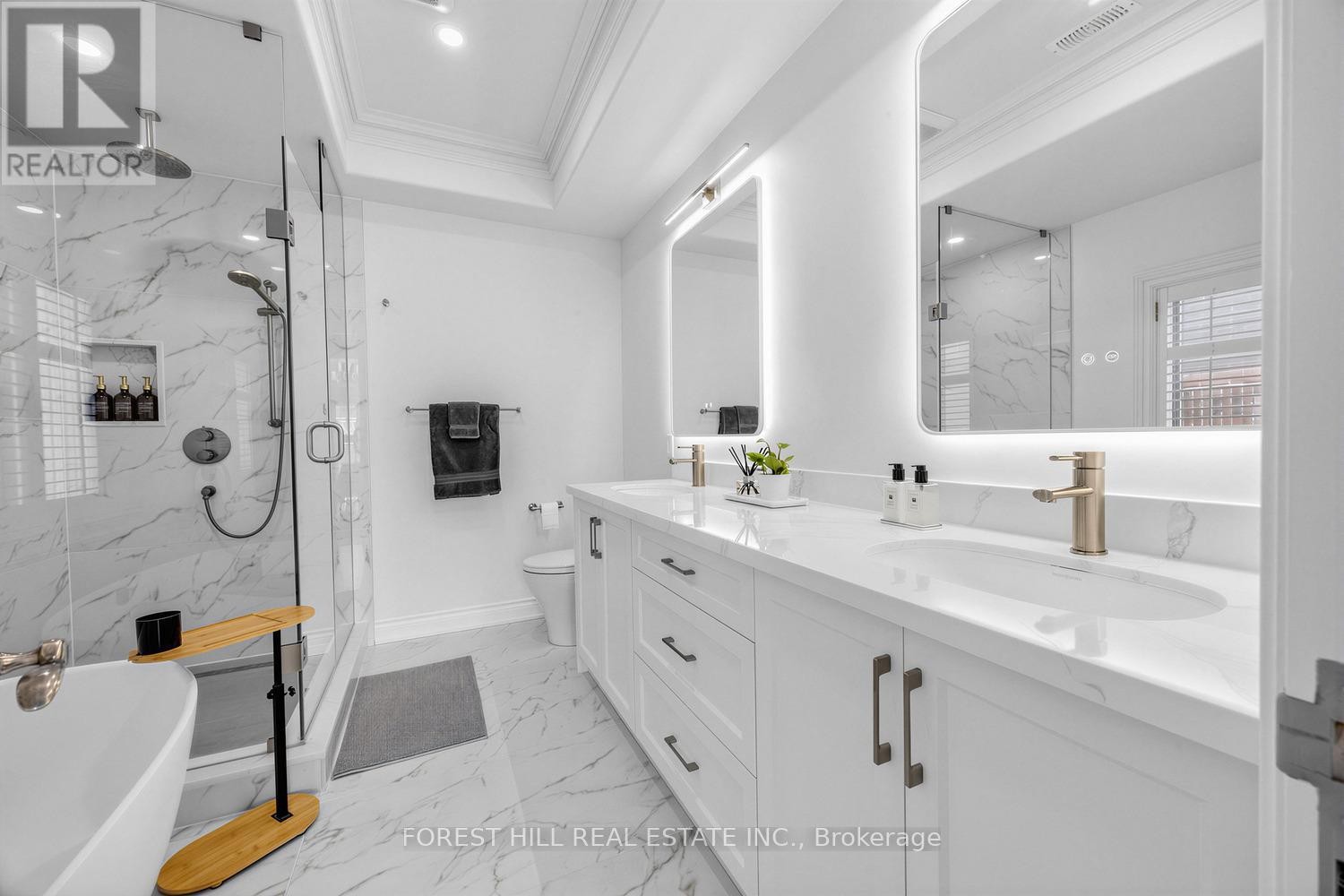 












55 LONSDALE ROAD

,
Toronto (Yonge-St. Clair),




Ontario
M4W1W4

