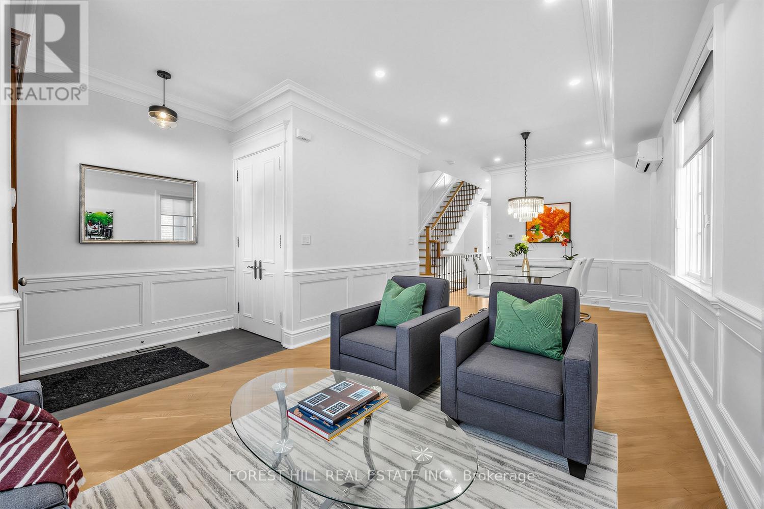 












55 LONSDALE ROAD

,
Toronto (Yonge-St. Clair),




Ontario
M4W1W4

