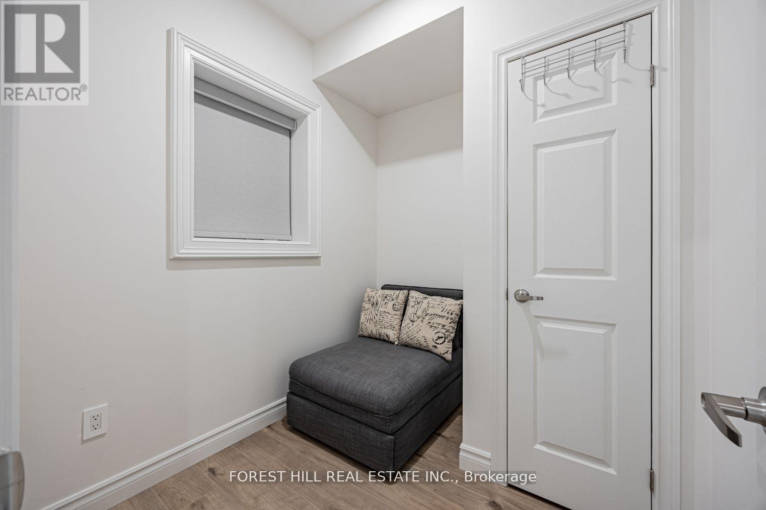 












55 LONSDALE ROAD

,
Toronto (Yonge-St. Clair),




Ontario
M4W1W4

