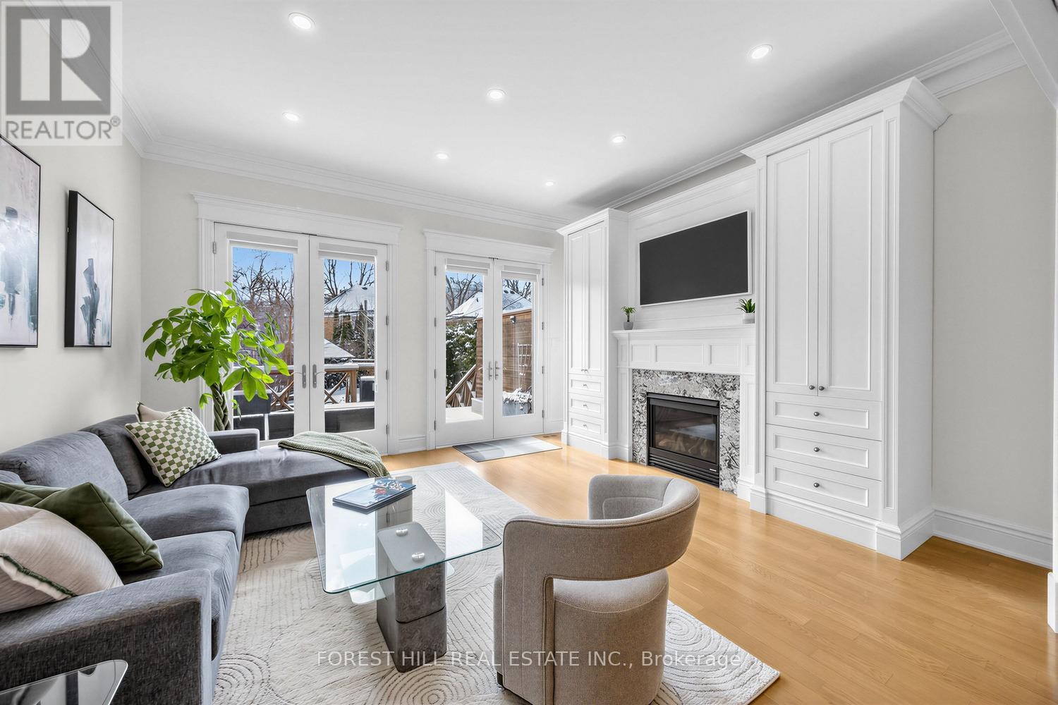 












55 LONSDALE ROAD

,
Toronto (Yonge-St. Clair),




Ontario
M4W1W4

