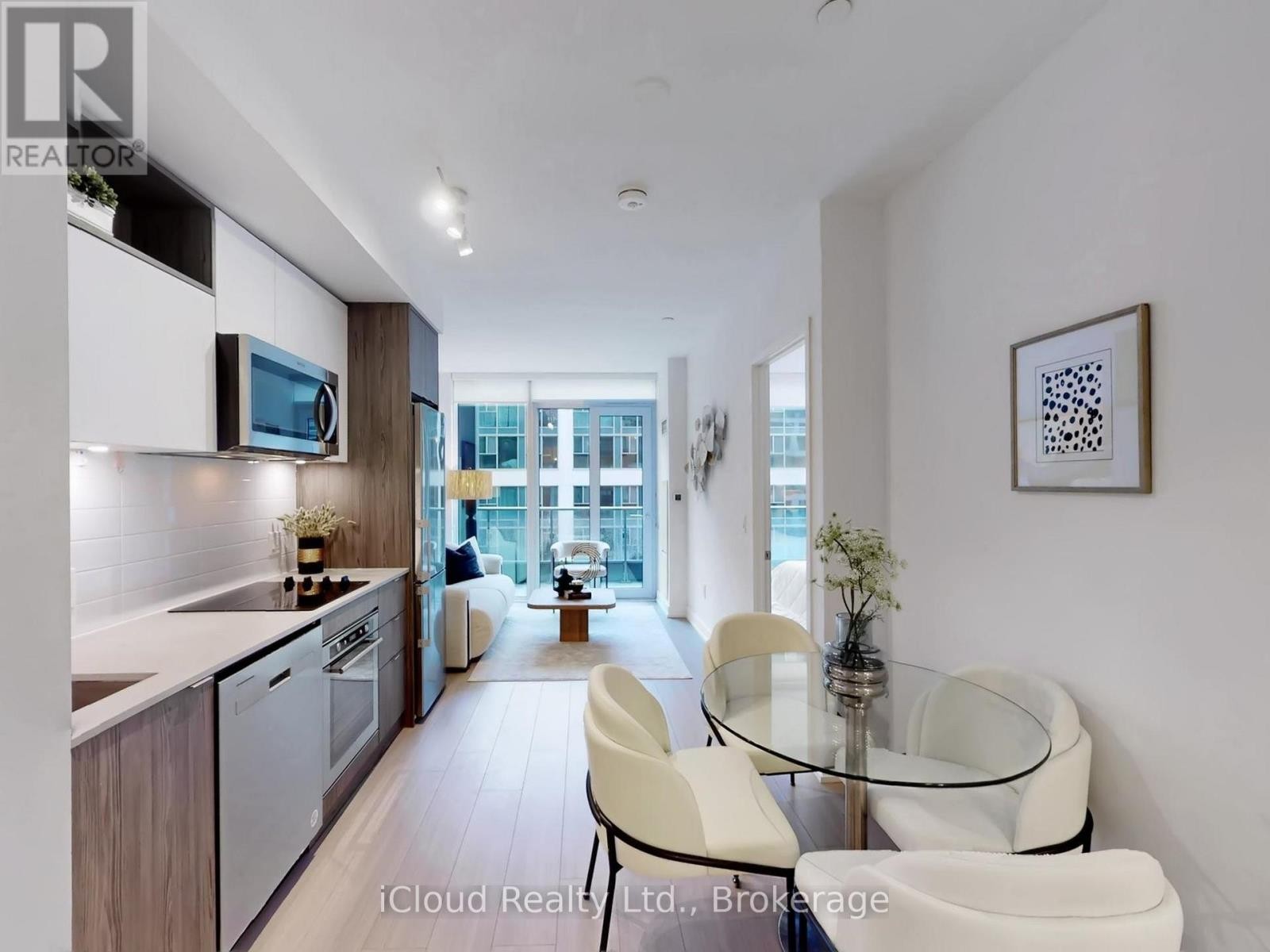 












440 - 60 PRINCESS STREET

,
Toronto (Waterfront Communities),




Ontario
M5A2C7

