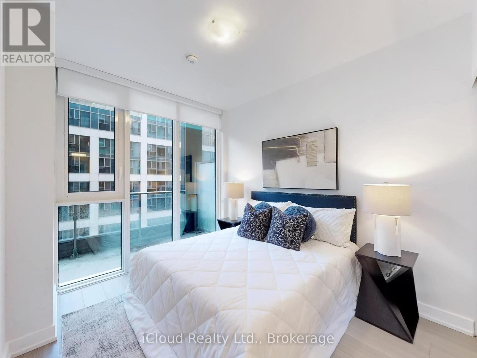 












440 - 60 PRINCESS STREET

,
Toronto (Waterfront Communities),




Ontario
M5A2C7

