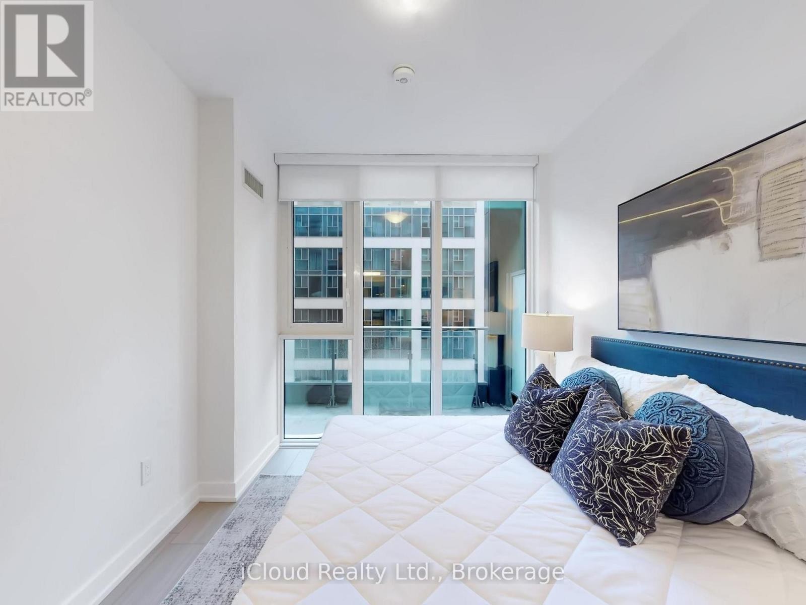 












440 - 60 PRINCESS STREET

,
Toronto (Waterfront Communities),




Ontario
M5A2C7

