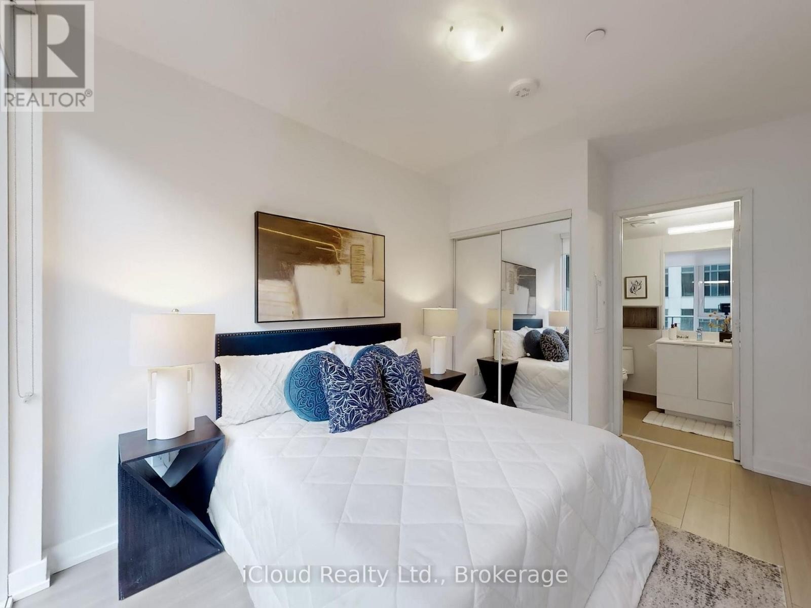 












440 - 60 PRINCESS STREET

,
Toronto (Waterfront Communities),




Ontario
M5A2C7

