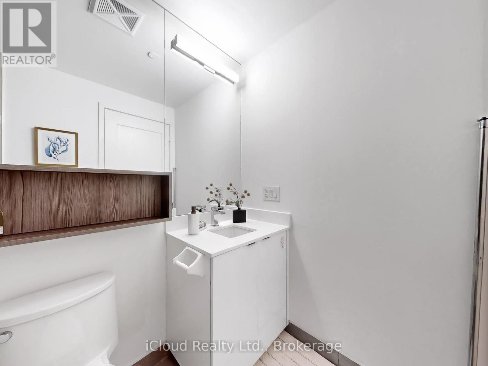 












440 - 60 PRINCESS STREET

,
Toronto (Waterfront Communities),




Ontario
M5A2C7

