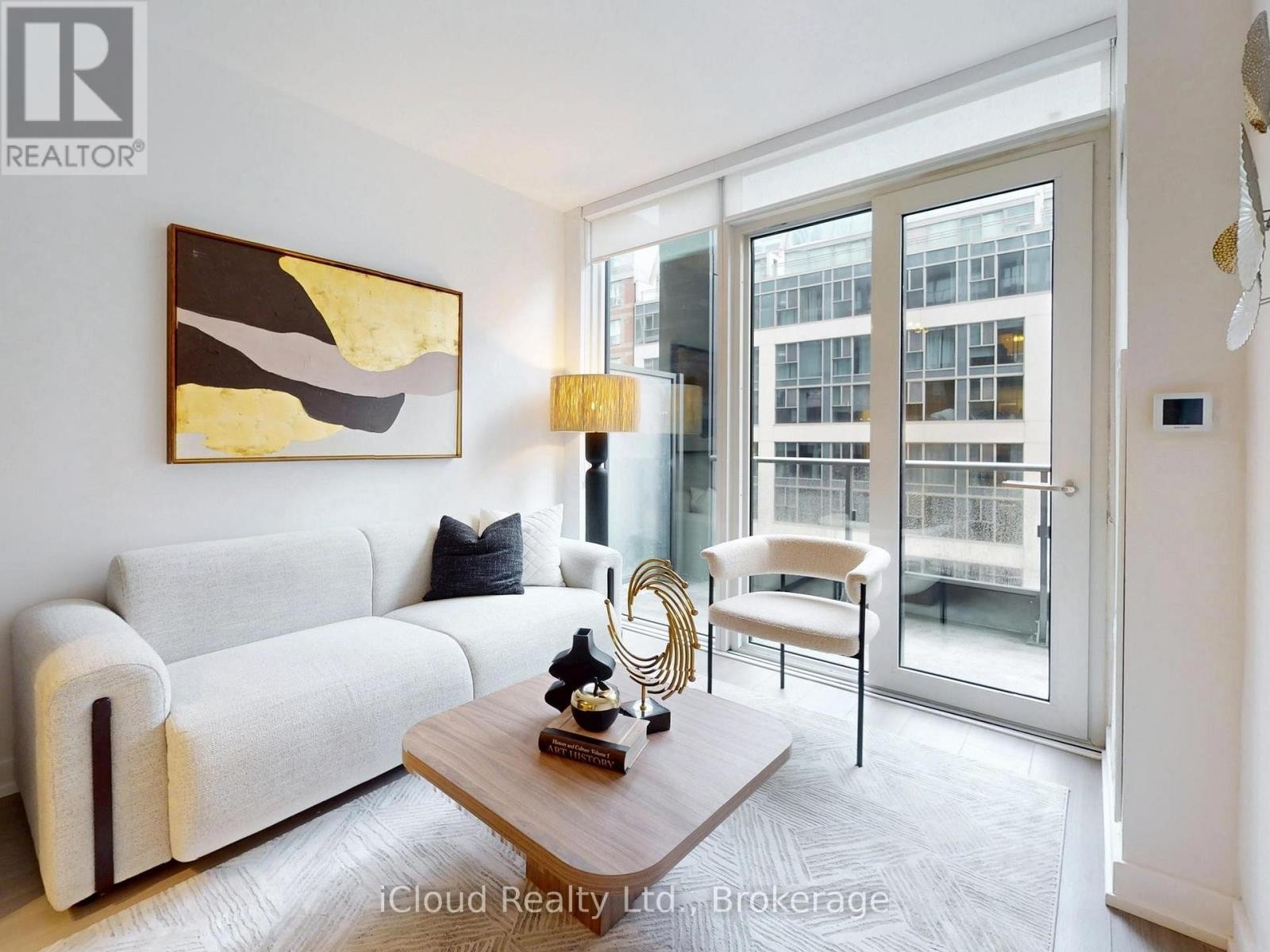 












440 - 60 PRINCESS STREET

,
Toronto (Waterfront Communities),




Ontario
M5A2C7

