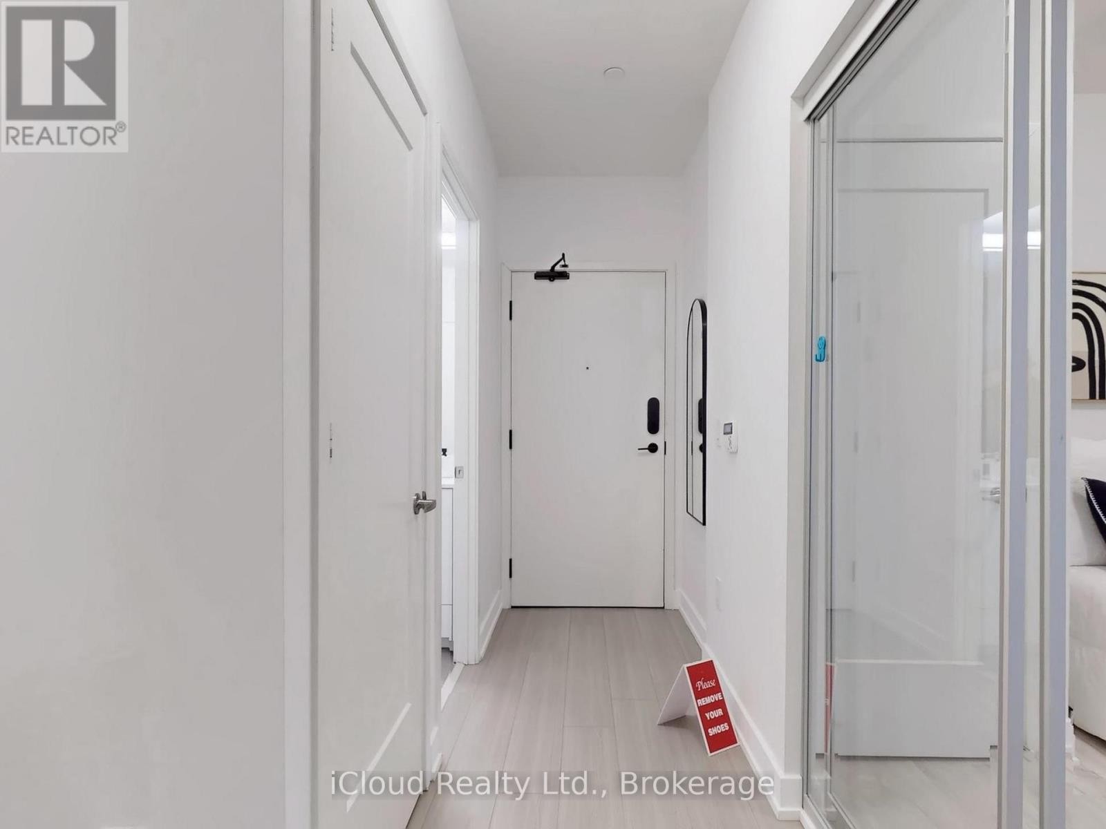 












440 - 60 PRINCESS STREET

,
Toronto (Waterfront Communities),




Ontario
M5A2C7

