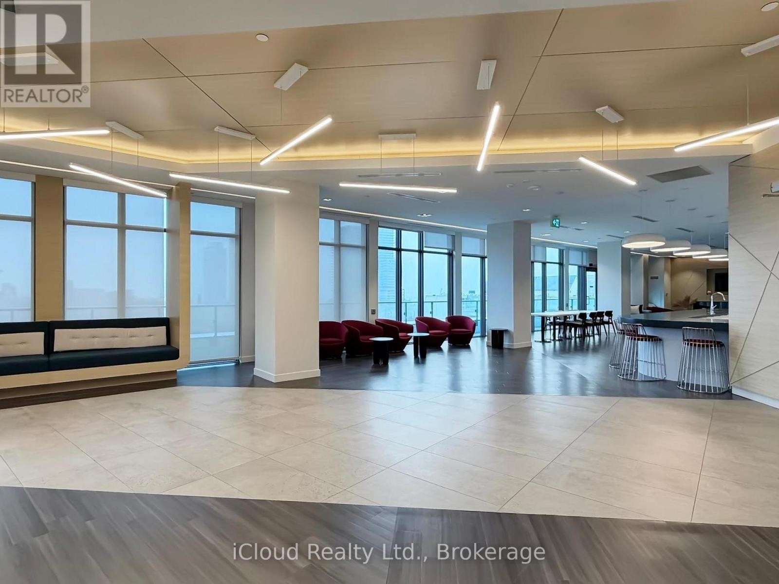 












440 - 60 PRINCESS STREET

,
Toronto (Waterfront Communities),




Ontario
M5A2C7

