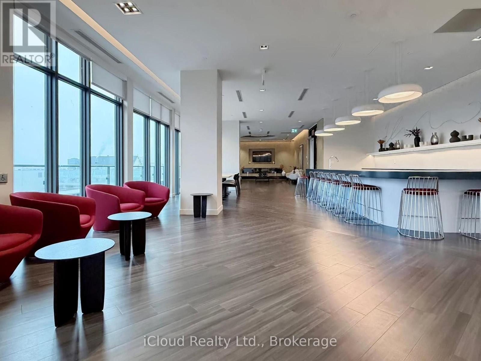 












440 - 60 PRINCESS STREET

,
Toronto (Waterfront Communities),




Ontario
M5A2C7


