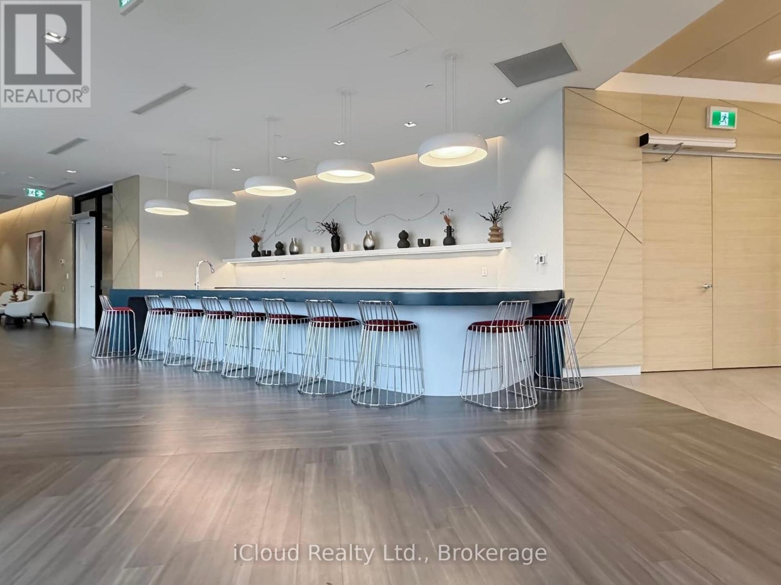 












440 - 60 PRINCESS STREET

,
Toronto (Waterfront Communities),




Ontario
M5A2C7

