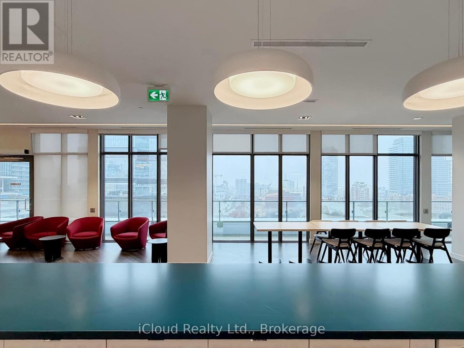 












440 - 60 PRINCESS STREET

,
Toronto (Waterfront Communities),




Ontario
M5A2C7

