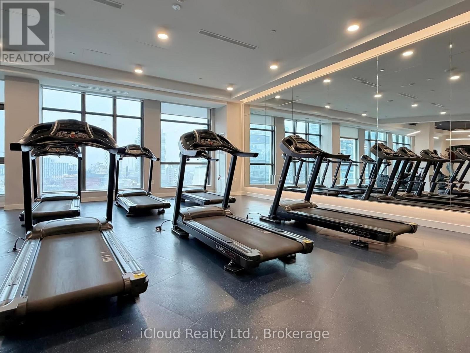 












440 - 60 PRINCESS STREET

,
Toronto (Waterfront Communities),




Ontario
M5A2C7

