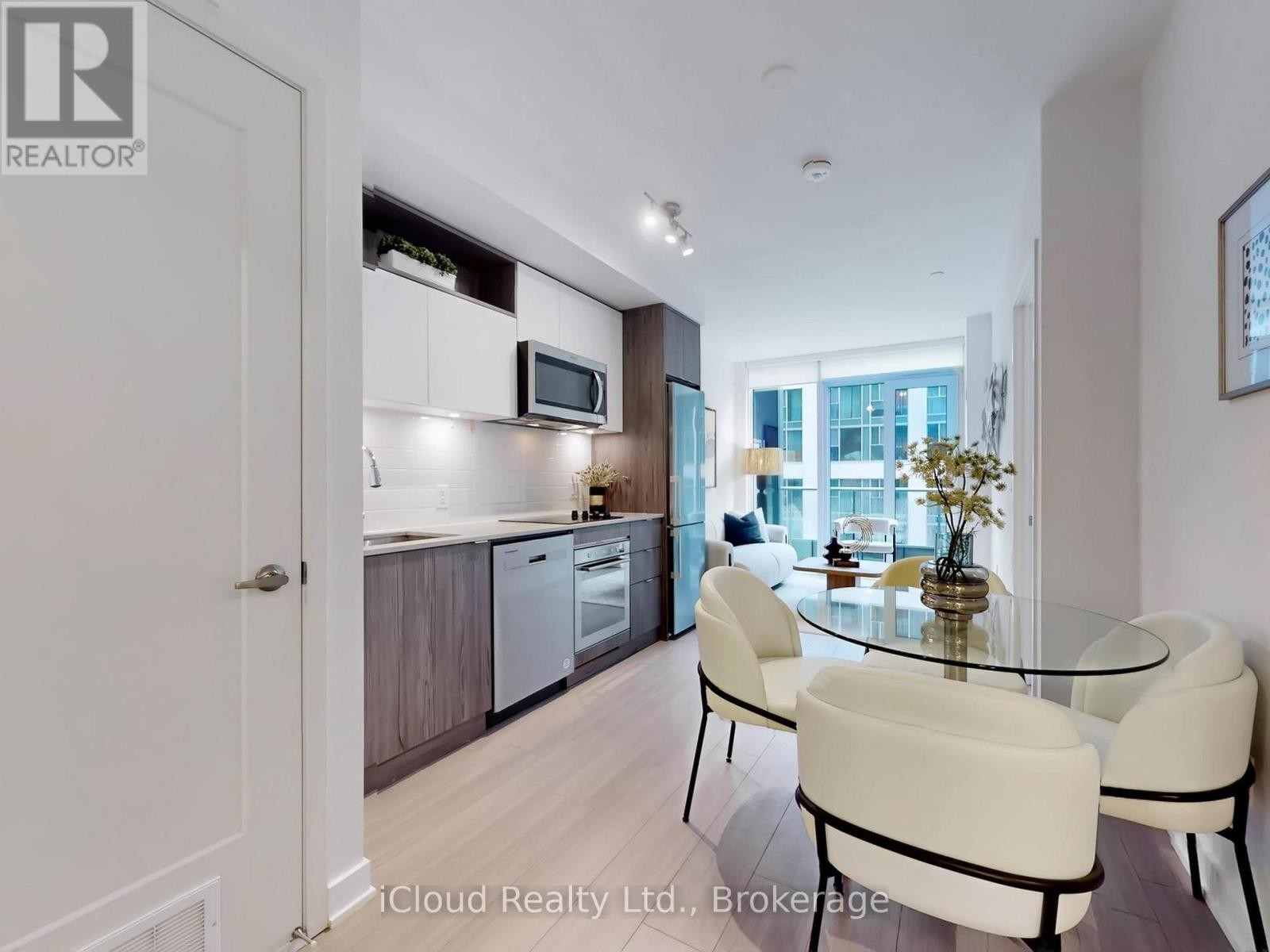 












440 - 60 PRINCESS STREET

,
Toronto (Waterfront Communities),




Ontario
M5A2C7

