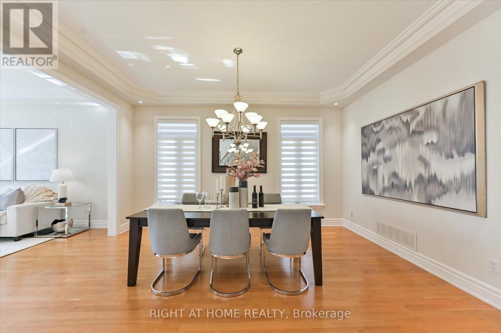 












154 CHARLTON BOULEVARD

,
Toronto (Newtonbrook West),




Ontario
M2R2J1

