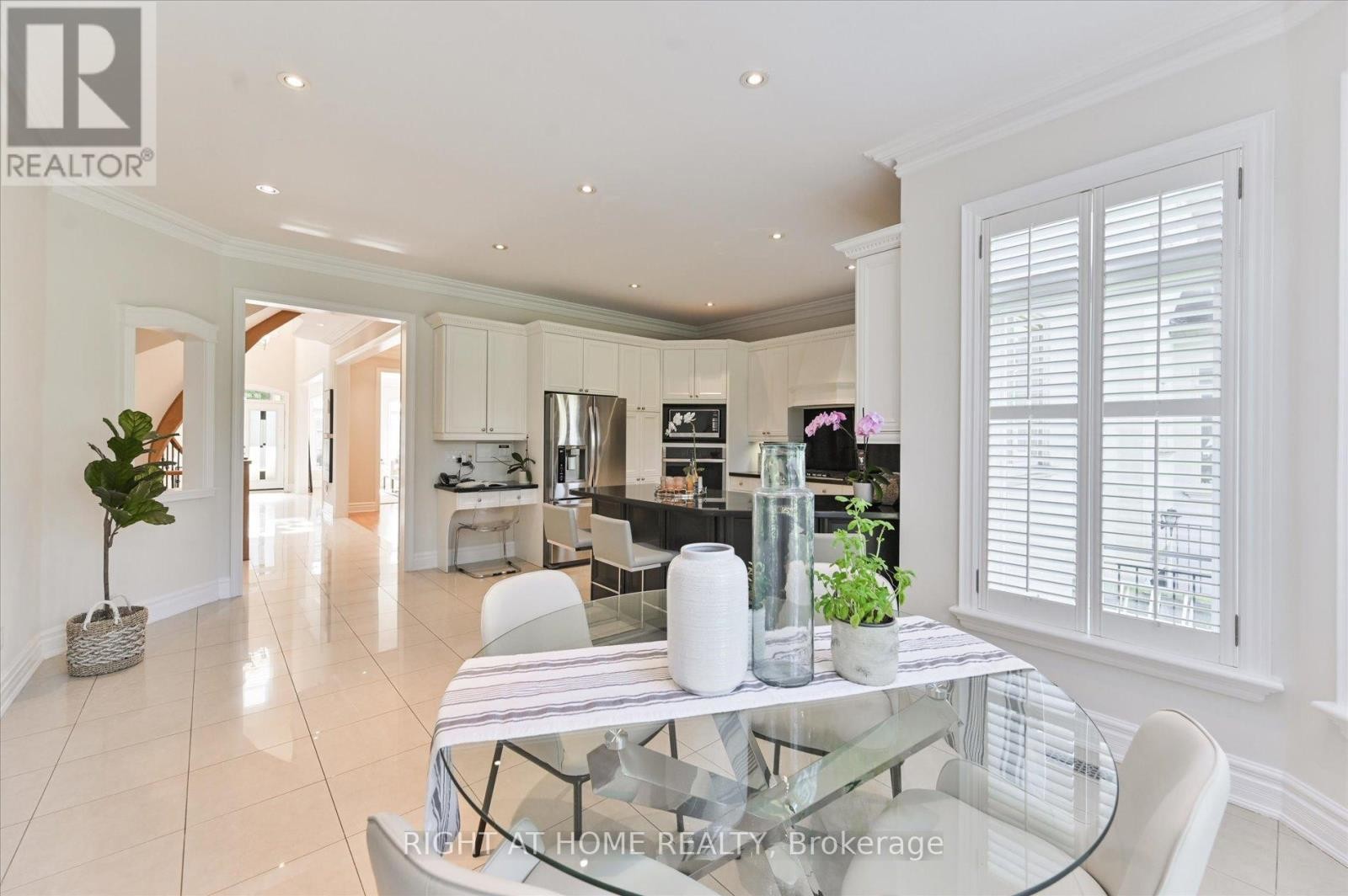 












154 CHARLTON BOULEVARD

,
Toronto (Newtonbrook West),




Ontario
M2R2J1

