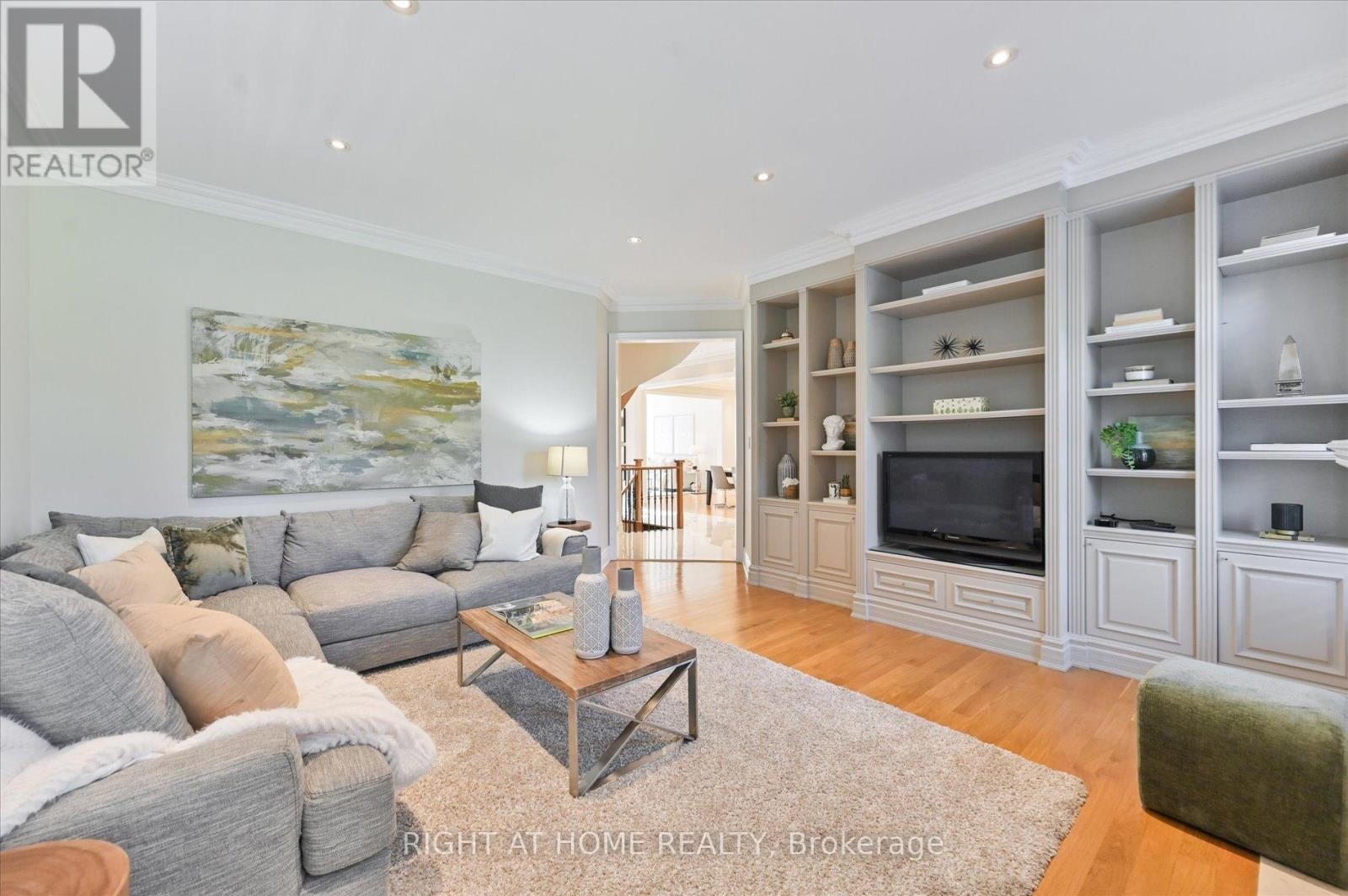 












154 CHARLTON BOULEVARD

,
Toronto (Newtonbrook West),




Ontario
M2R2J1

