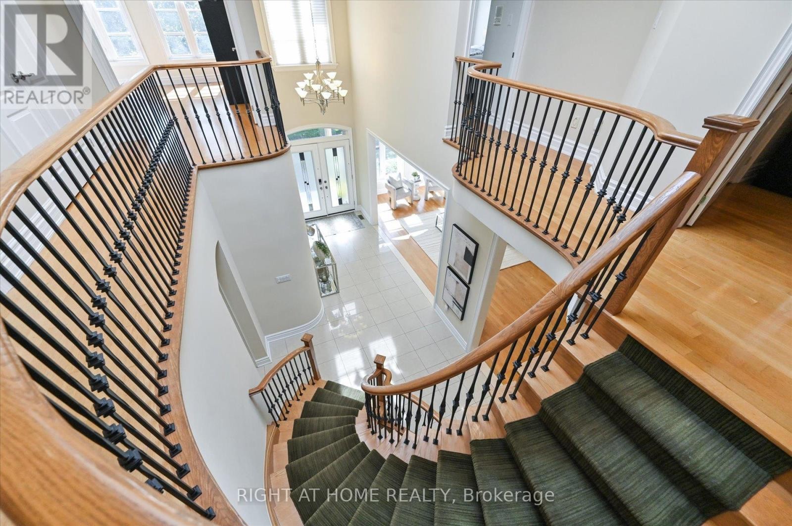 












154 CHARLTON BOULEVARD

,
Toronto (Newtonbrook West),




Ontario
M2R2J1

