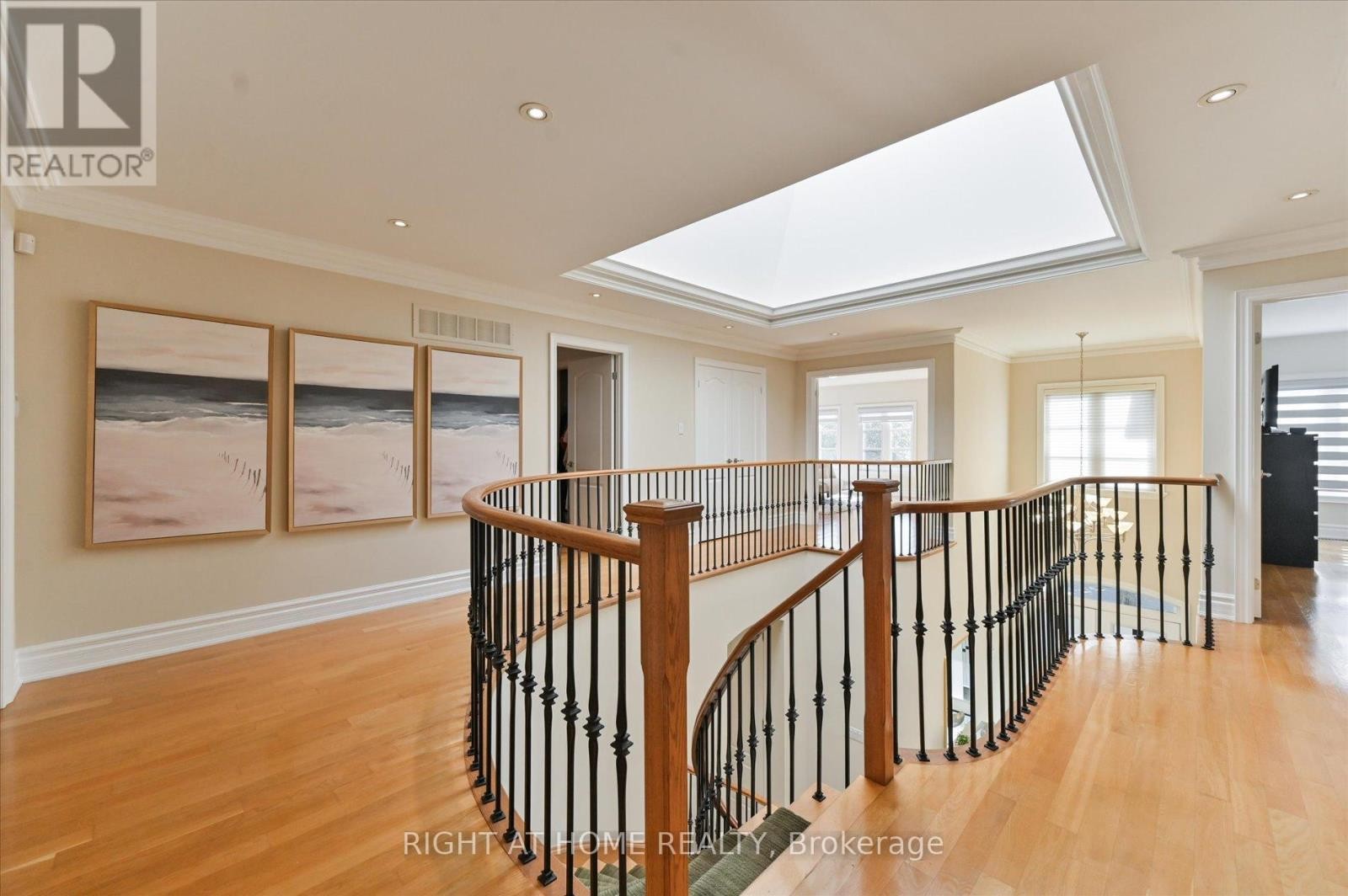 












154 CHARLTON BOULEVARD

,
Toronto (Newtonbrook West),




Ontario
M2R2J1

