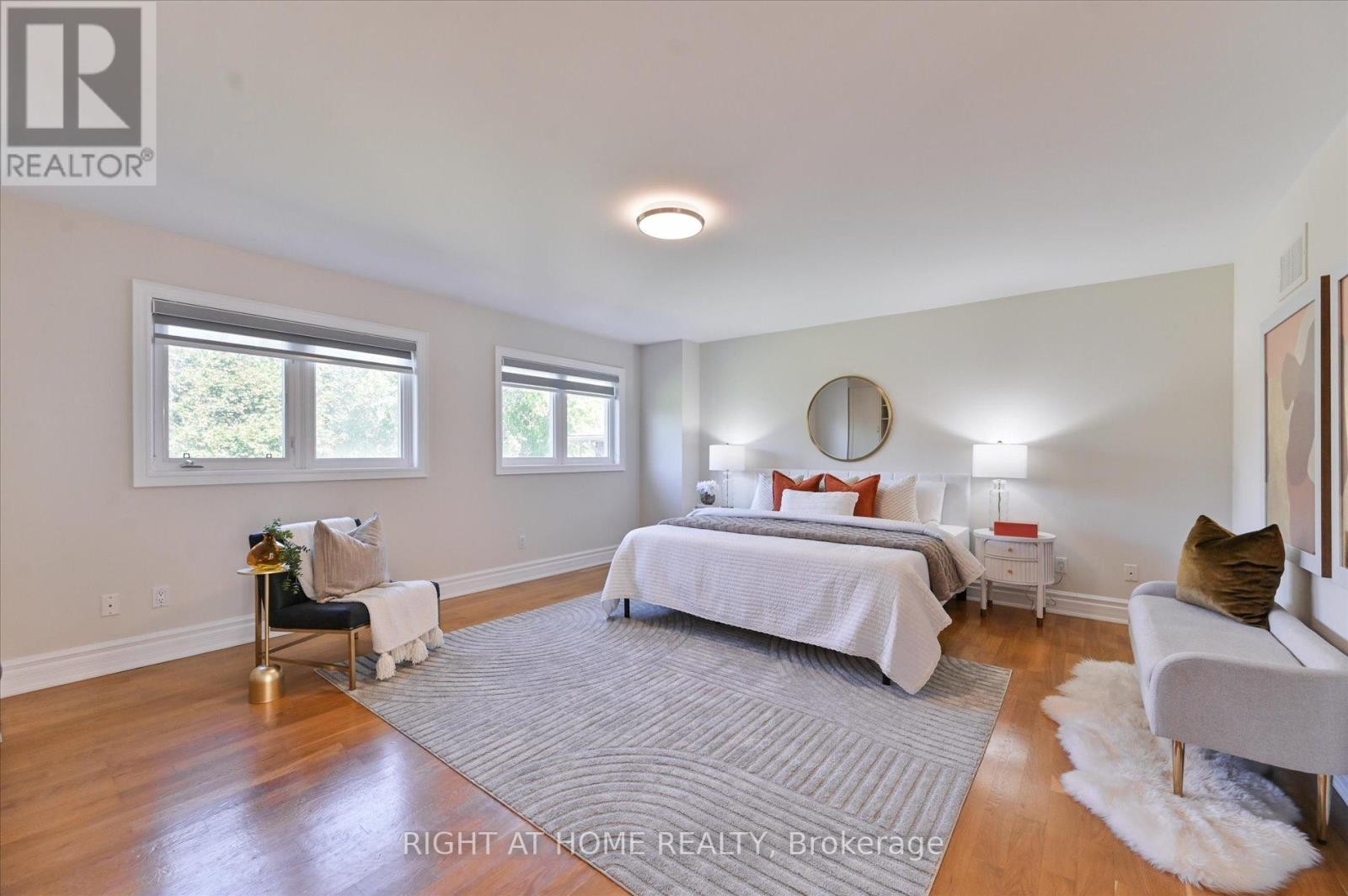 












154 CHARLTON BOULEVARD

,
Toronto (Newtonbrook West),




Ontario
M2R2J1

