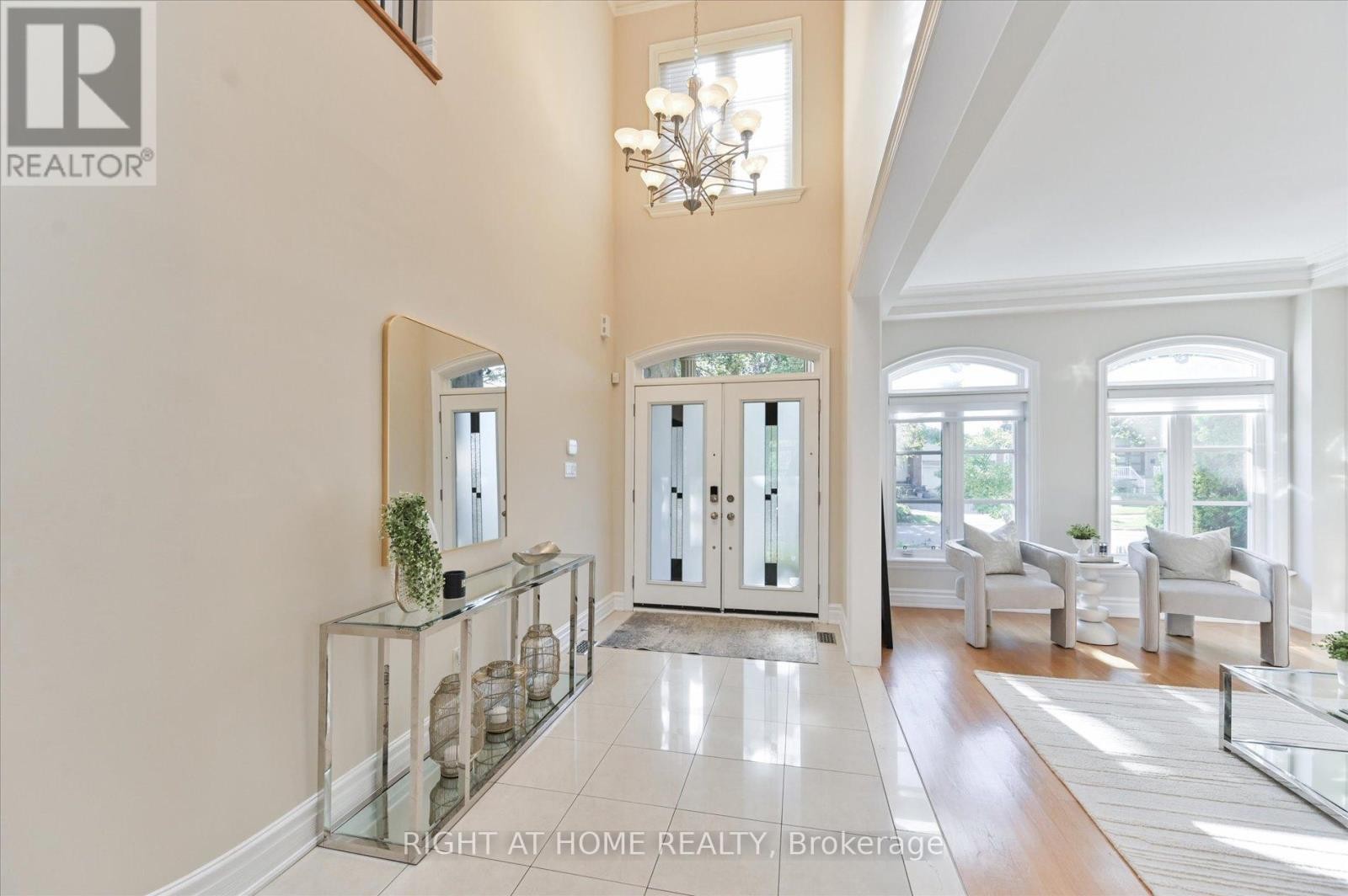 












154 CHARLTON BOULEVARD

,
Toronto (Newtonbrook West),




Ontario
M2R2J1

