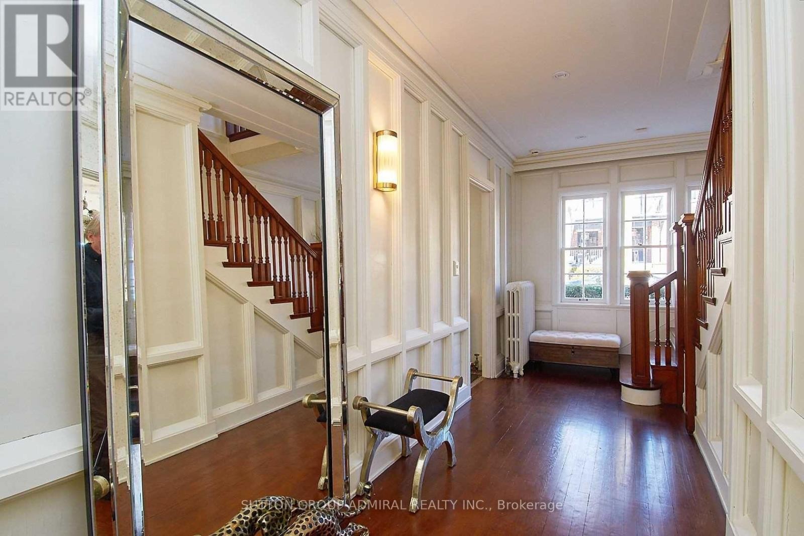 












63 HIGHLAND AVENUE

,
Toronto (Rosedale-Moore Park),




Ontario
M4W2A2

