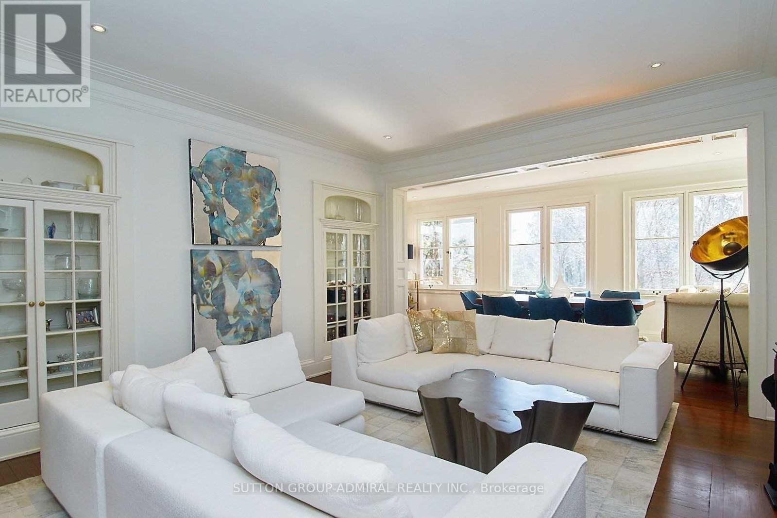 












63 HIGHLAND AVENUE

,
Toronto (Rosedale-Moore Park),




Ontario
M4W2A2

