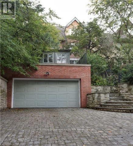 












63 HIGHLAND AVENUE

,
Toronto (Rosedale-Moore Park),




Ontario
M4W2A2

