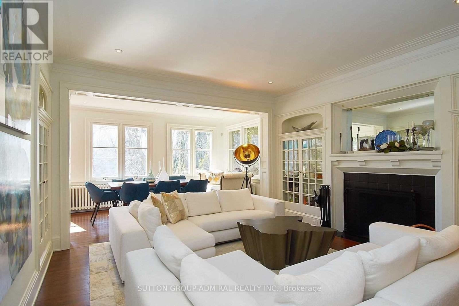 












63 HIGHLAND AVENUE

,
Toronto (Rosedale-Moore Park),




Ontario
M4W2A2

