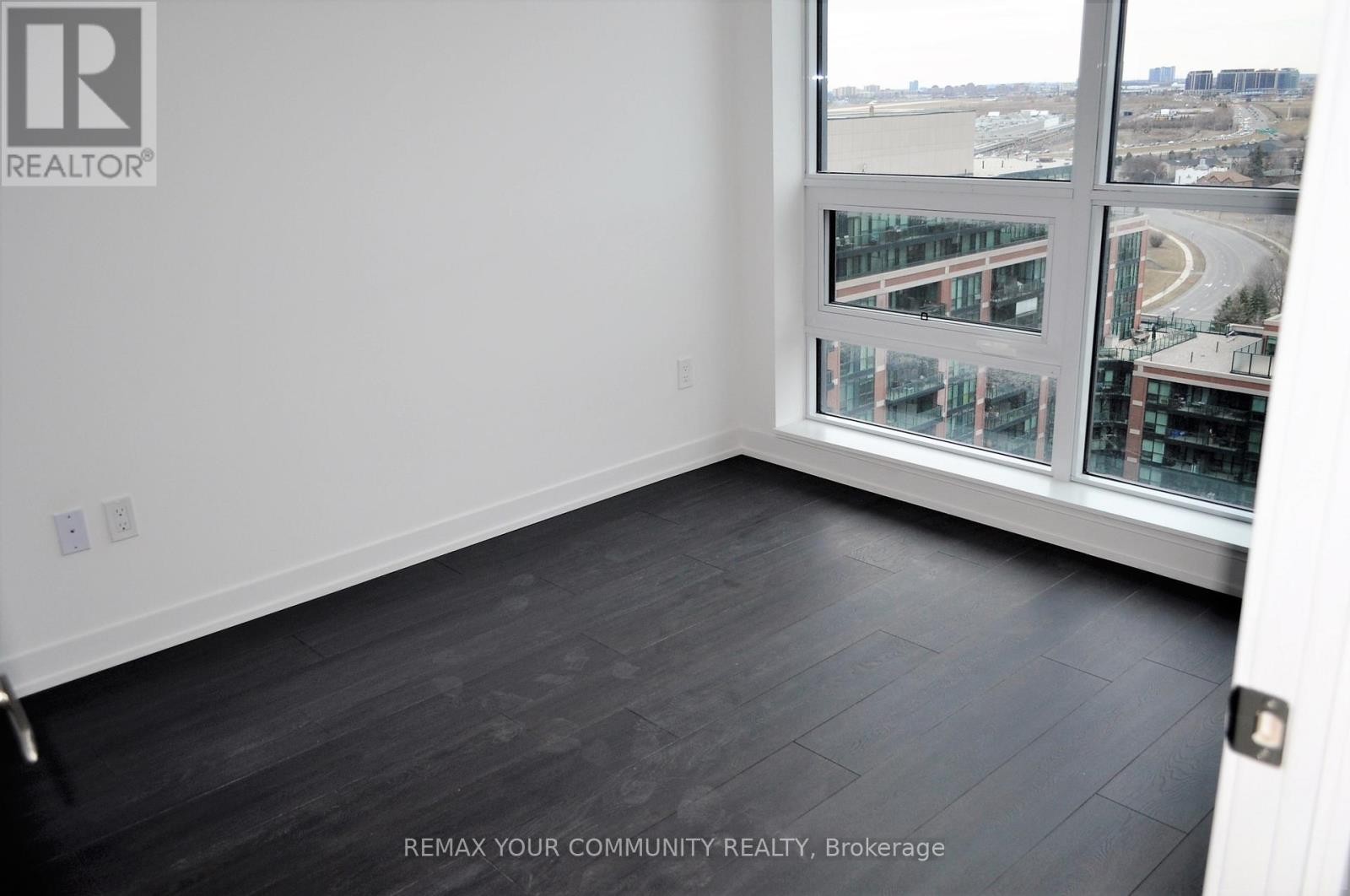 












1405 - 31 TIPPETT ROAD

,
Toronto (Clanton Park),




Ontario
M3H0C8

