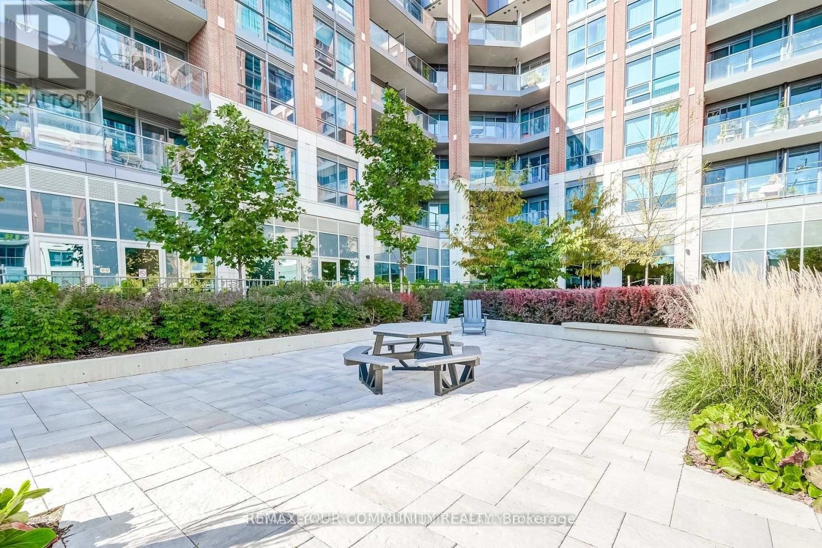 












1405 - 31 TIPPETT ROAD

,
Toronto (Clanton Park),




Ontario
M3H0C8

