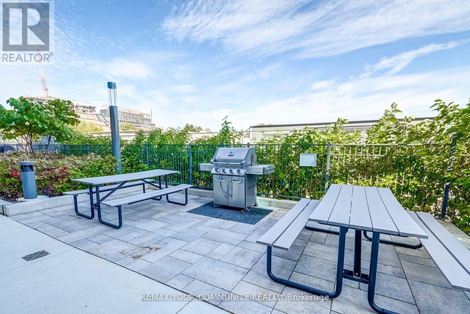 












1405 - 31 TIPPETT ROAD

,
Toronto (Clanton Park),




Ontario
M3H0C8

