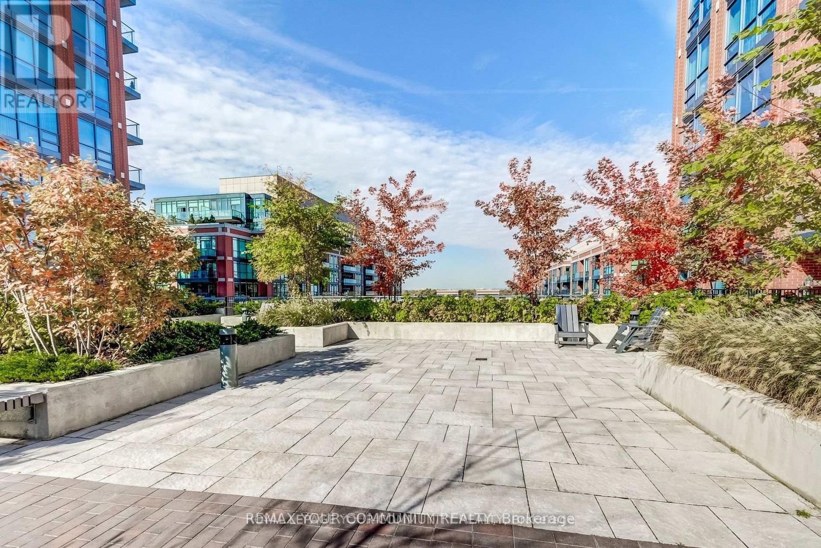 












1405 - 31 TIPPETT ROAD

,
Toronto (Clanton Park),




Ontario
M3H0C8

