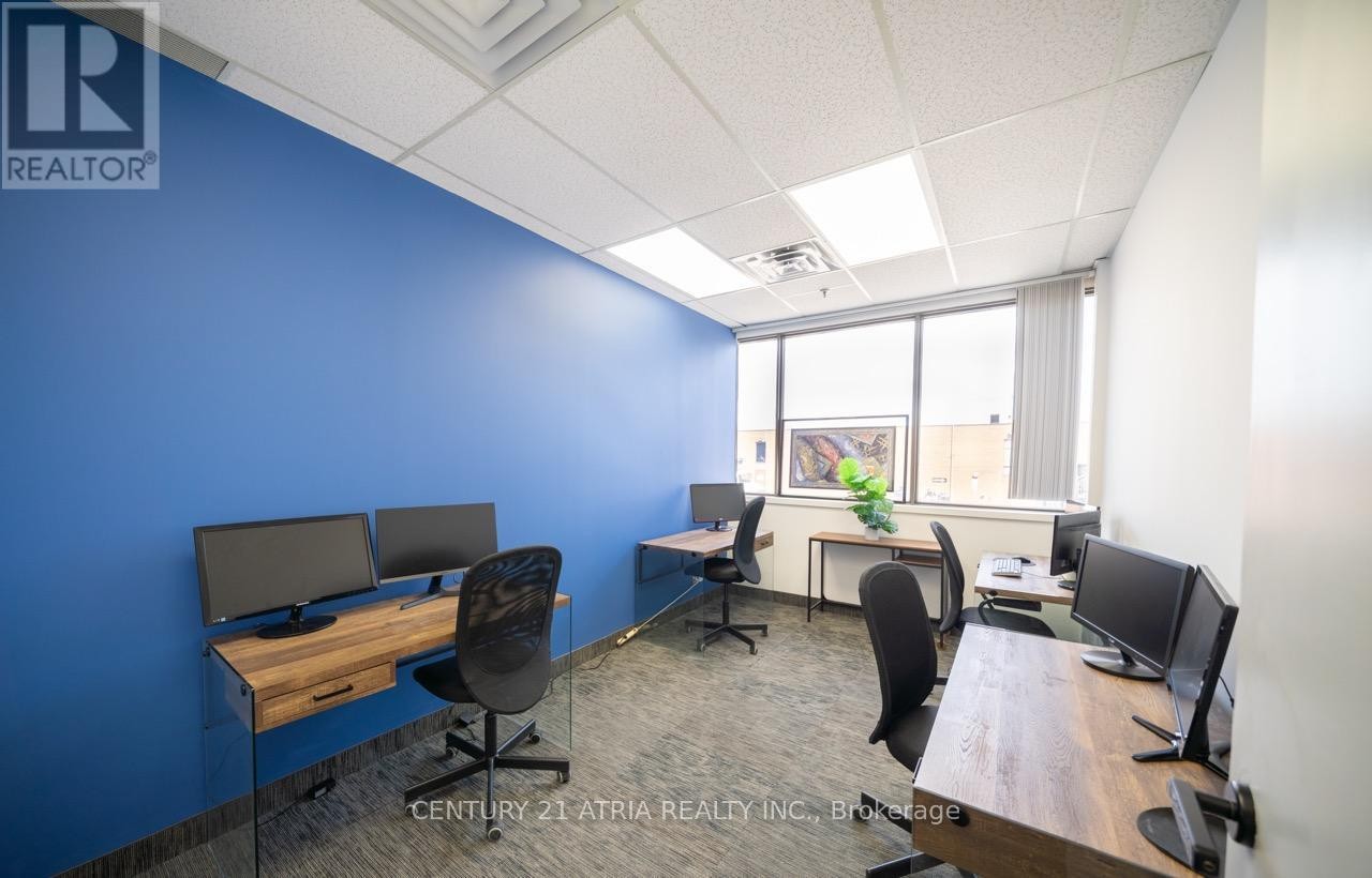 












204 - 716 GORDON BAKER ROAD

,
Toronto (Hillcrest Village),




Ontario
M2H3B4

