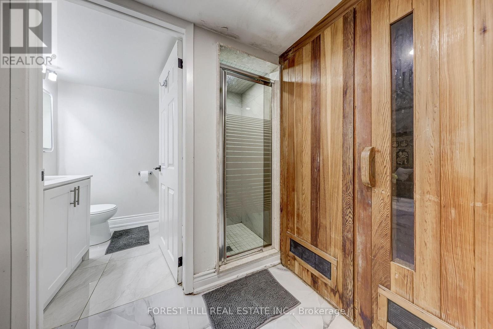 












607 SPADINA ROAD

,
Toronto (Forest Hill South),




Ontario
M5P2X1


