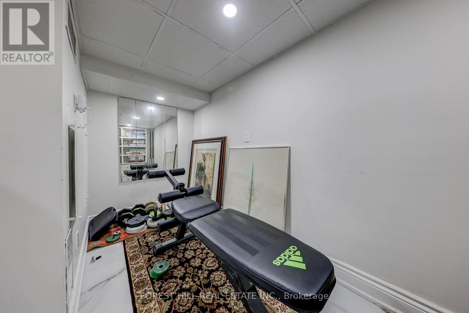 












607 SPADINA ROAD

,
Toronto (Forest Hill South),




Ontario
M5P2X1

