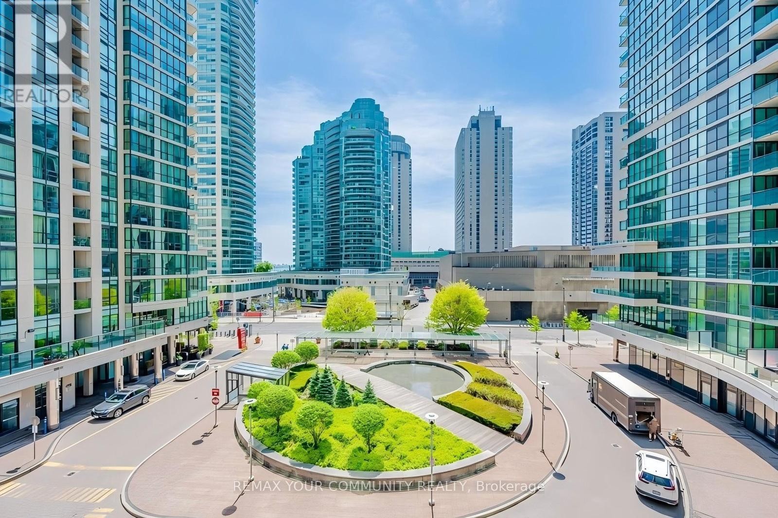 












202 - 18 HARBOUR STREET

,
Toronto (Waterfront Communities),




Ontario
M5J2Z6

