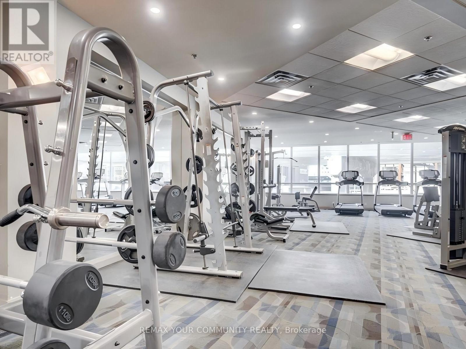 












202 - 18 HARBOUR STREET

,
Toronto (Waterfront Communities),




Ontario
M5J2Z6

