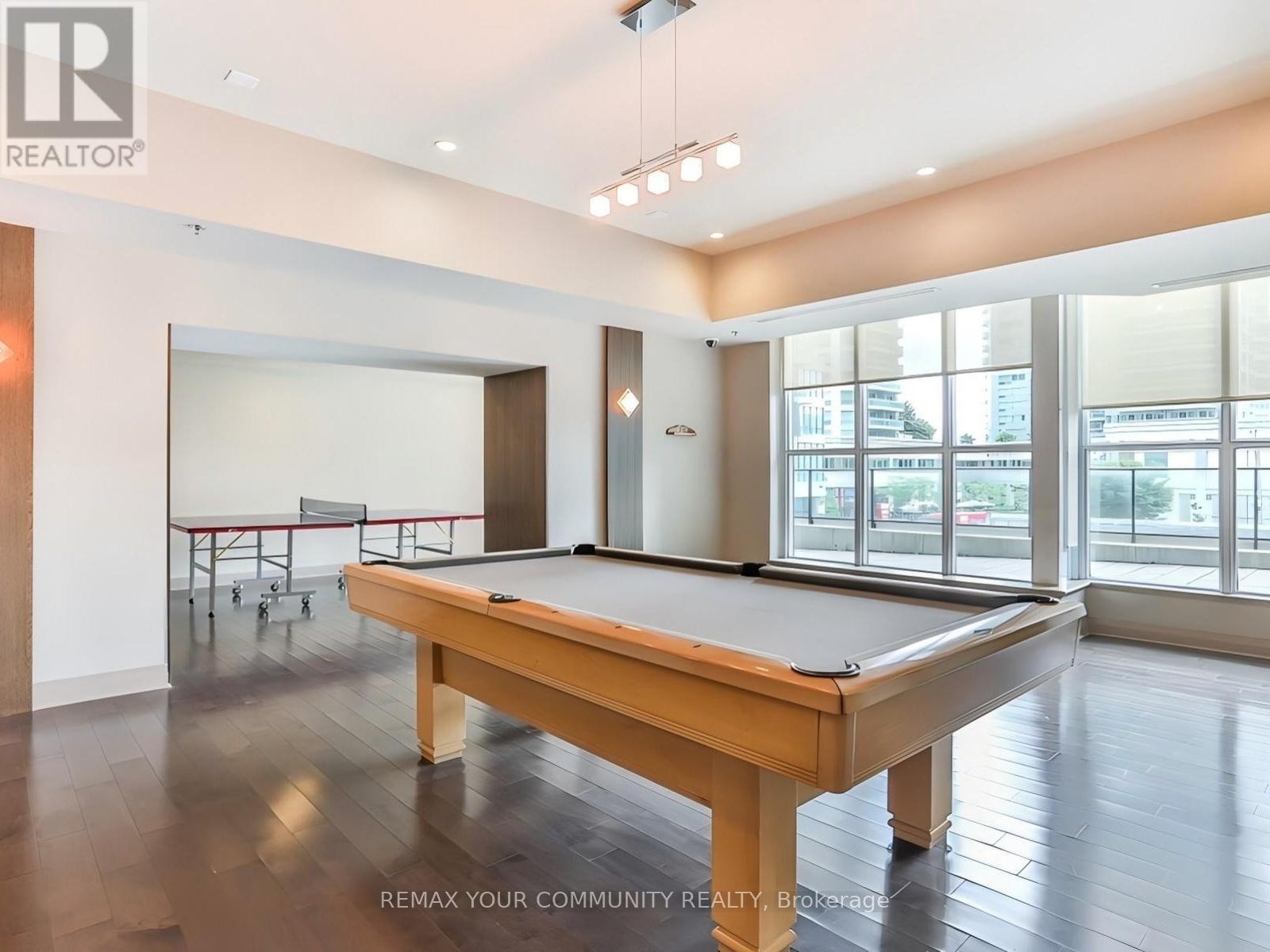 












202 - 18 HARBOUR STREET

,
Toronto (Waterfront Communities),




Ontario
M5J2Z6

