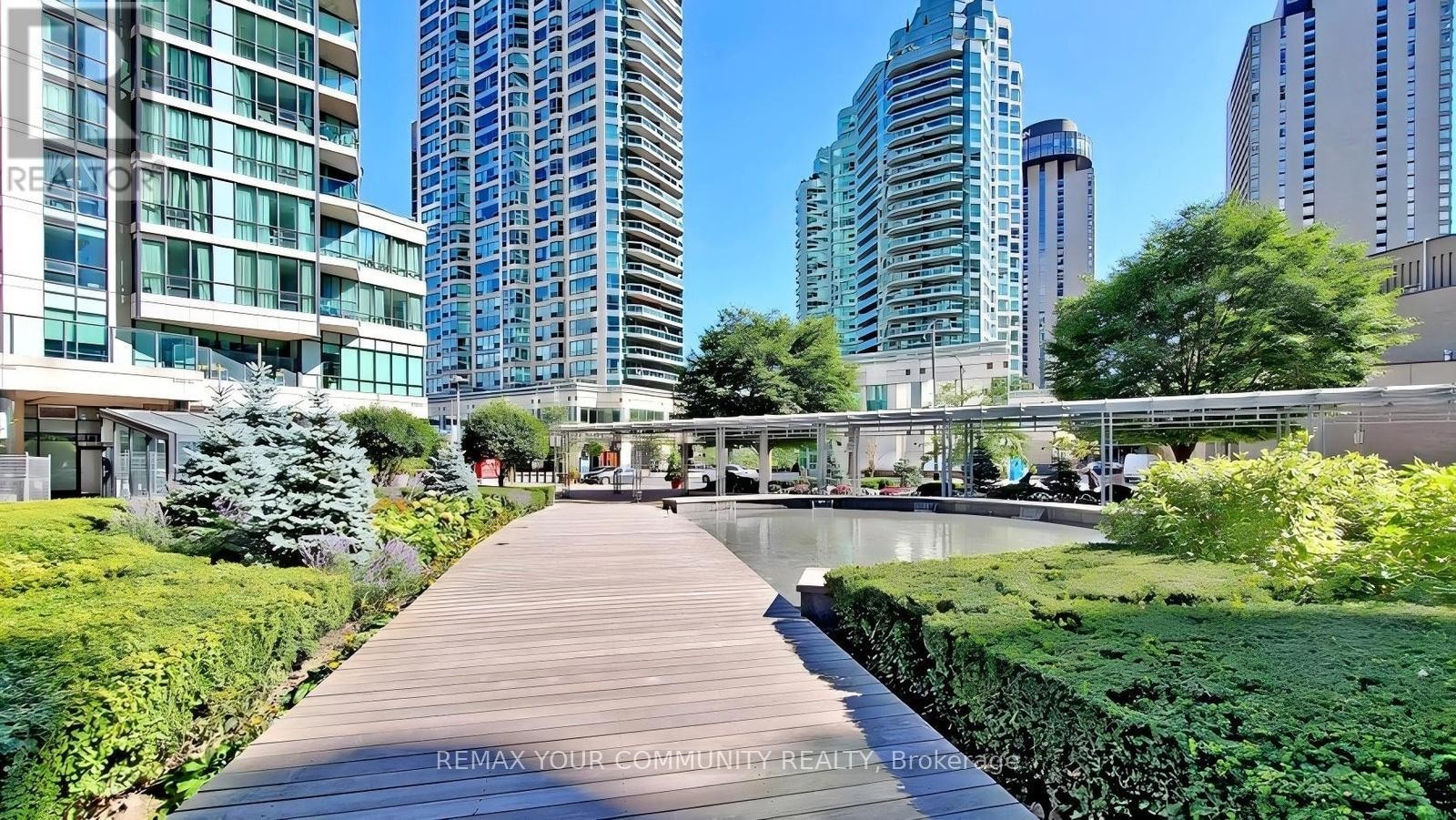 












202 - 18 HARBOUR STREET

,
Toronto (Waterfront Communities),




Ontario
M5J2Z6

