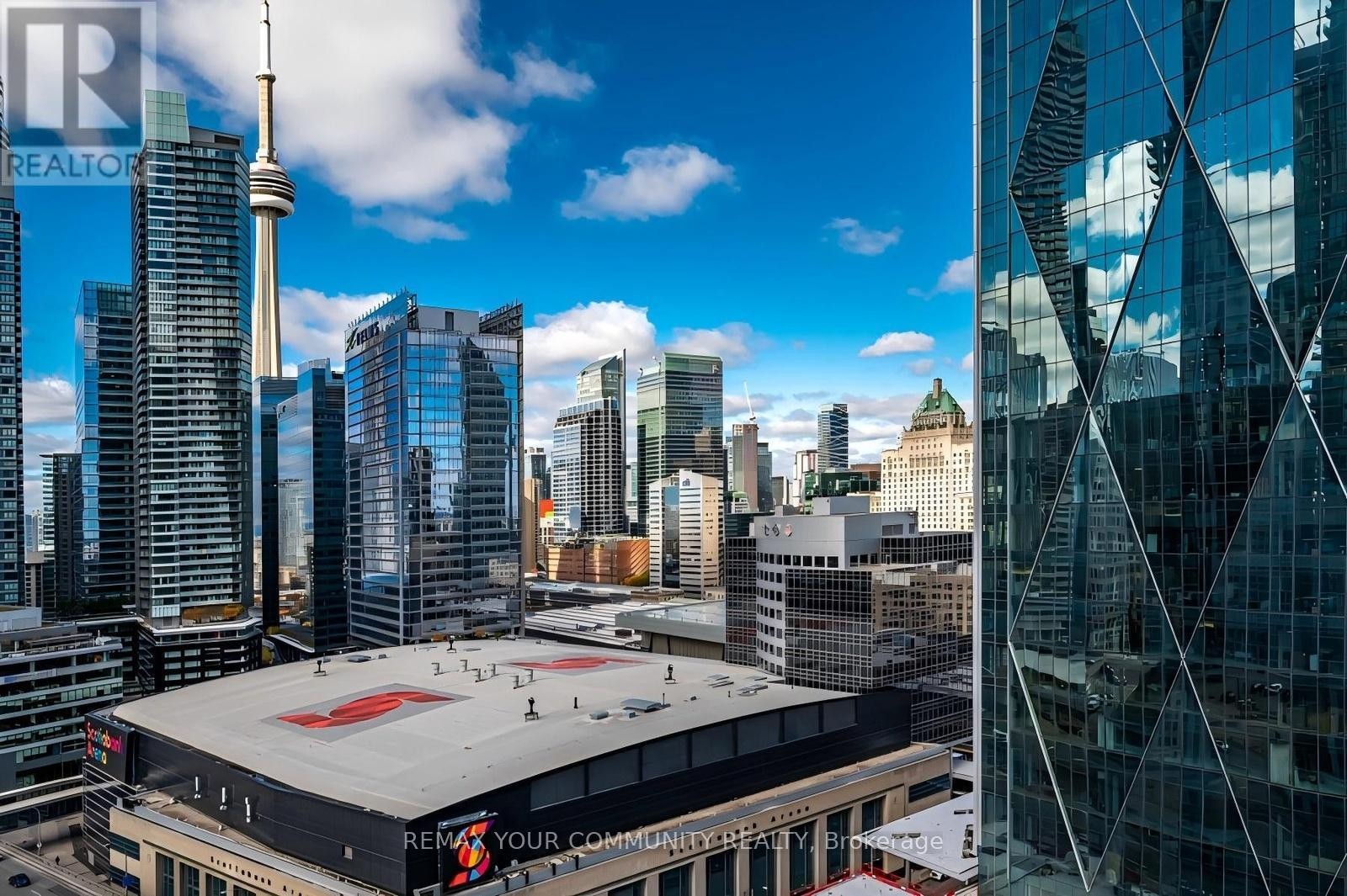 












202 - 18 HARBOUR STREET

,
Toronto (Waterfront Communities),




Ontario
M5J2Z6

