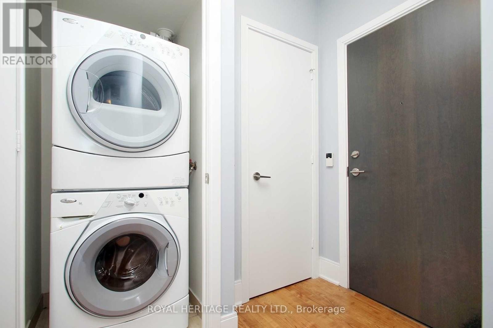 












1505 - 181 WYNFORD DRIVE

,
Toronto (Banbury-Don Mills),




Ontario
M3C0C6

