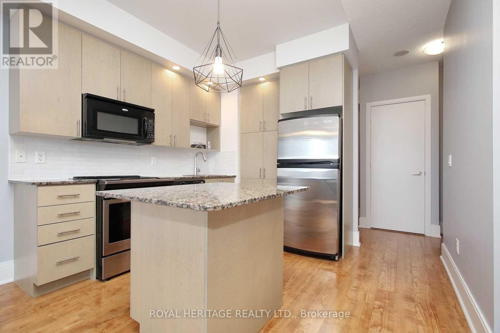 












1505 - 181 WYNFORD DRIVE

,
Toronto (Banbury-Don Mills),




Ontario
M3C0C6

