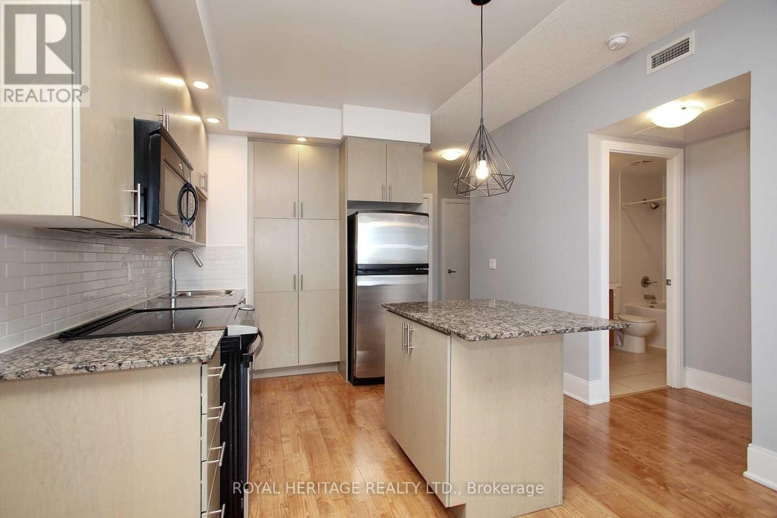 












1505 - 181 WYNFORD DRIVE

,
Toronto (Banbury-Don Mills),




Ontario
M3C0C6

