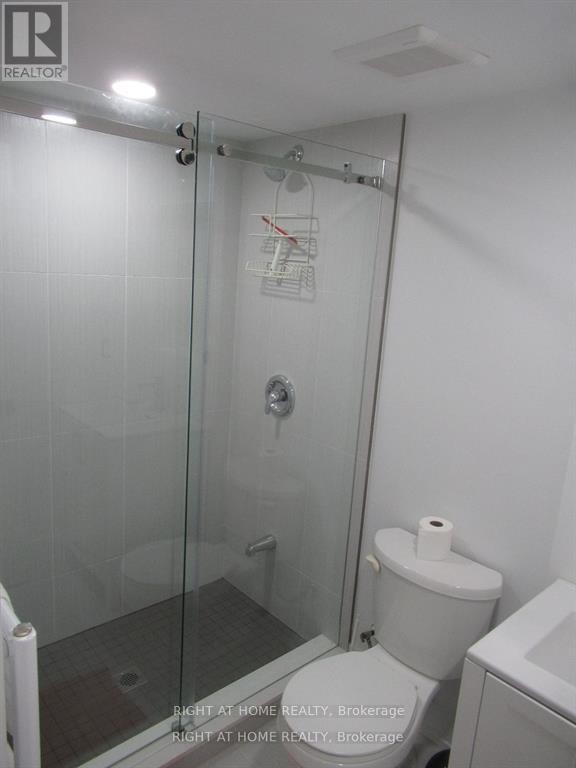 












LOWER - 272 ROXTON ROAD

,
Toronto (Palmerston-Little Italy),




Ontario
M6G3P9

