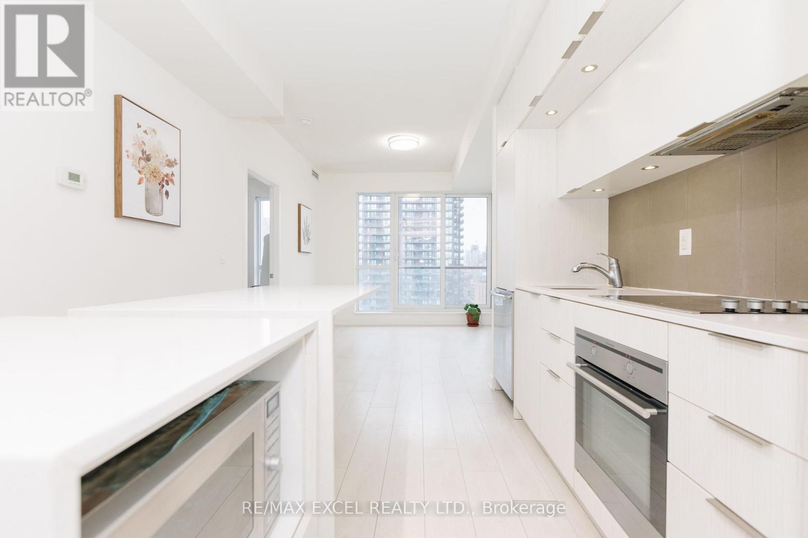 












1307 - 170 SUMACH STREET

,
Toronto (Regent Park),




Ontario
M5A0C3

