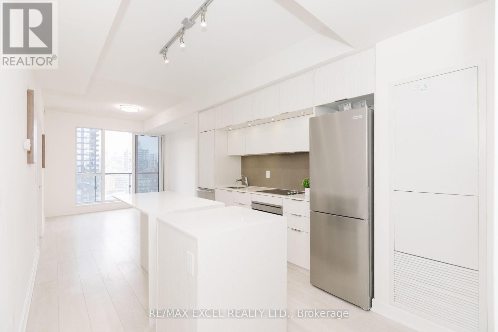 












1307 - 170 SUMACH STREET

,
Toronto (Regent Park),




Ontario
M5A0C3

