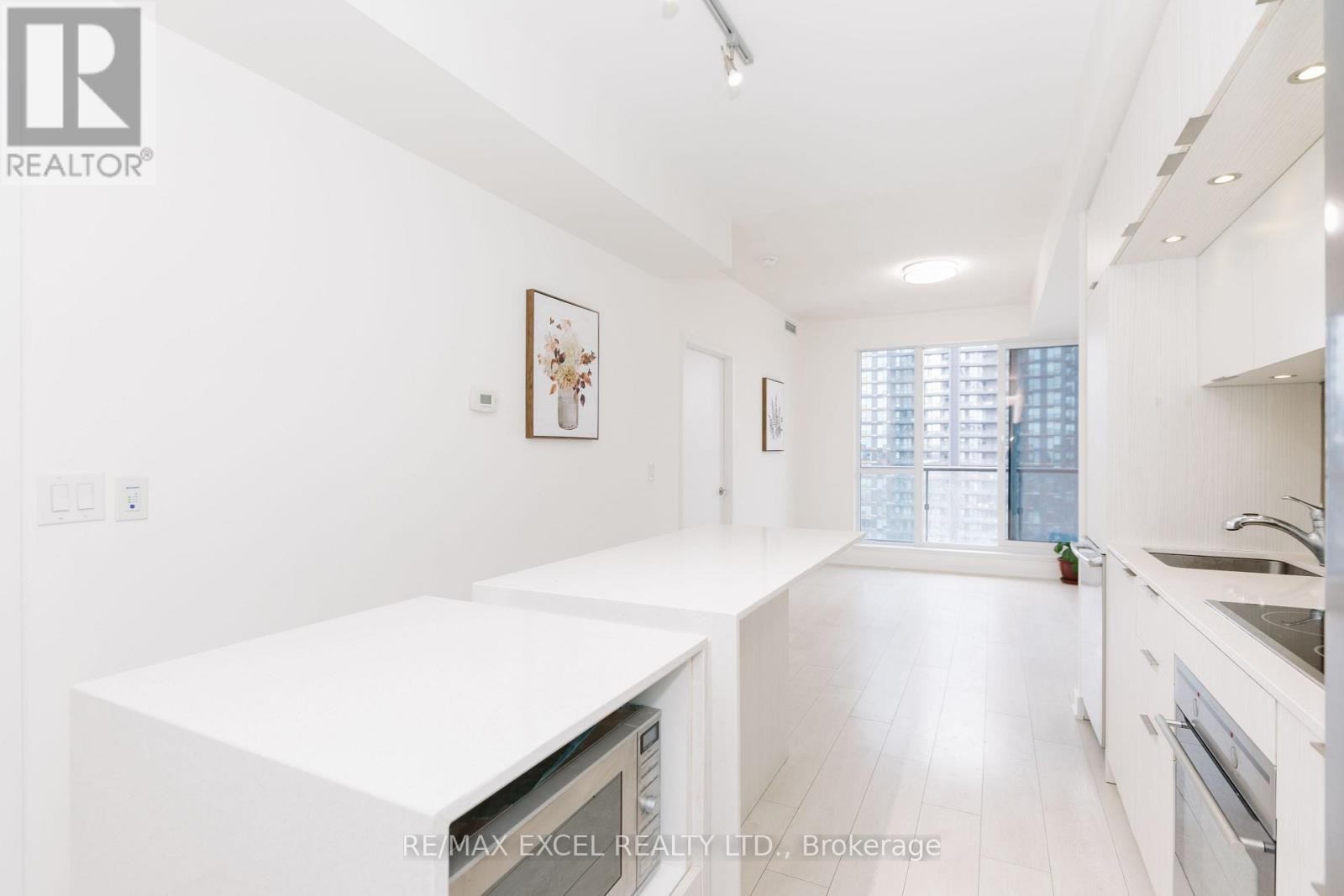 












1307 - 170 SUMACH STREET

,
Toronto (Regent Park),




Ontario
M5A0C3

