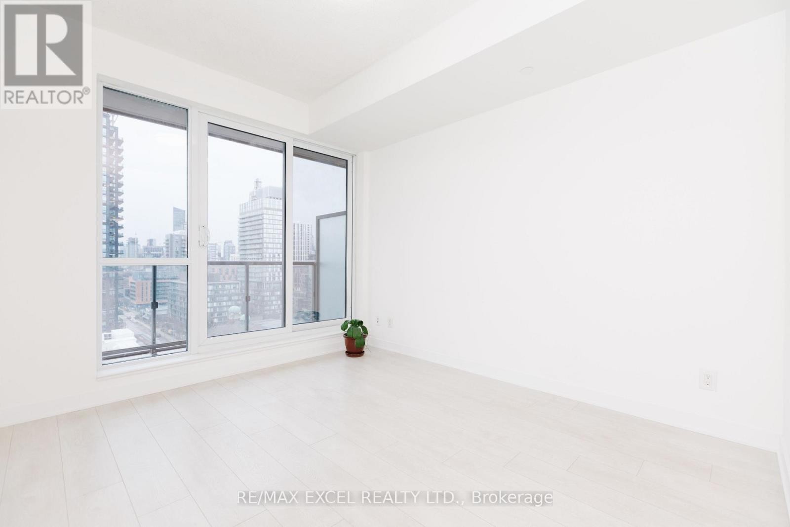 












1307 - 170 SUMACH STREET

,
Toronto (Regent Park),




Ontario
M5A0C3

