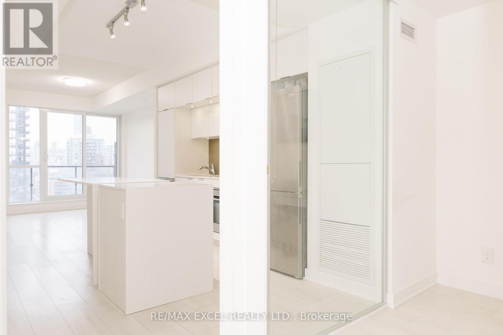 












1307 - 170 SUMACH STREET

,
Toronto (Regent Park),




Ontario
M5A0C3

